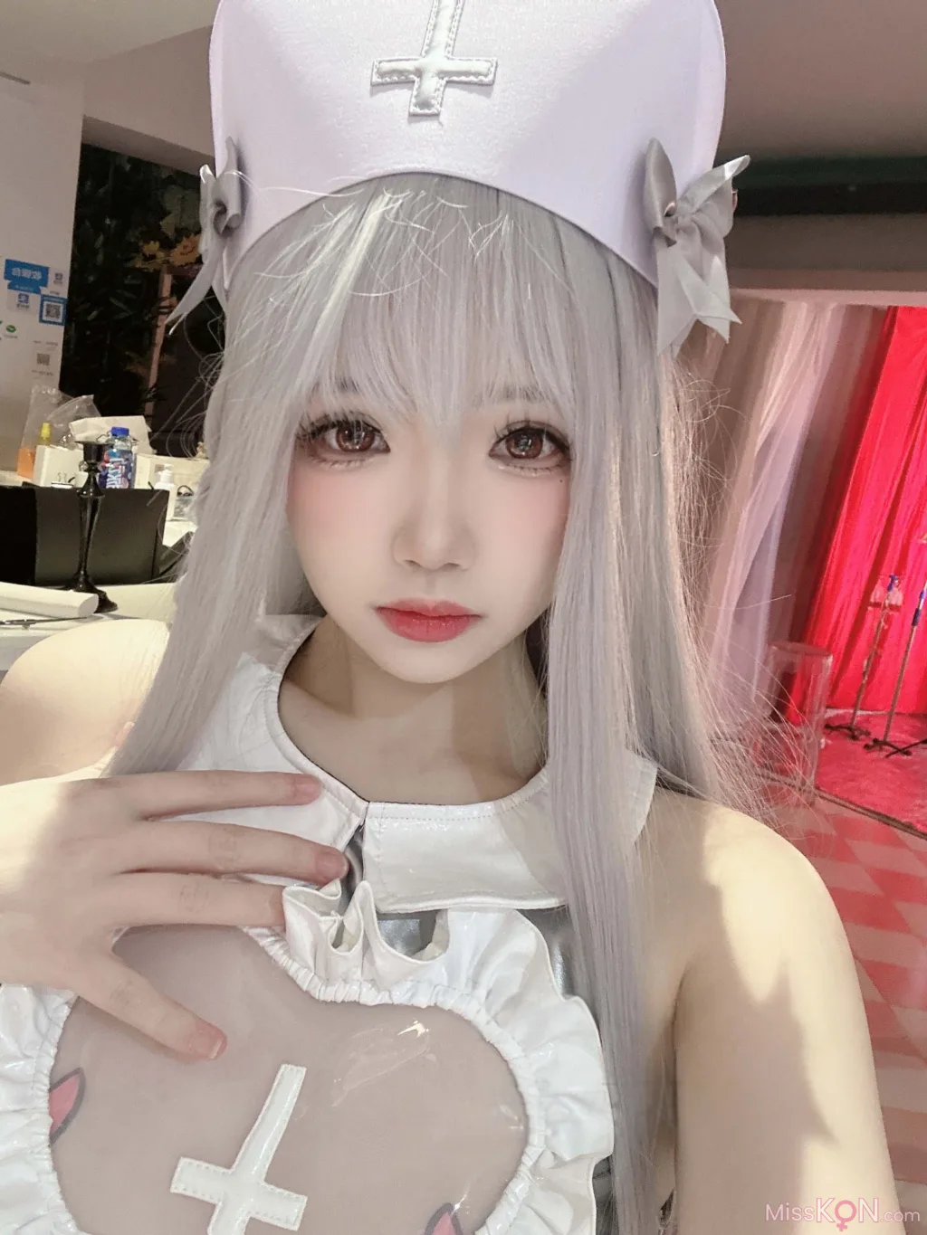 Coser@雪晴Astra: 银发魔女护士 实习日记 (74 photos )