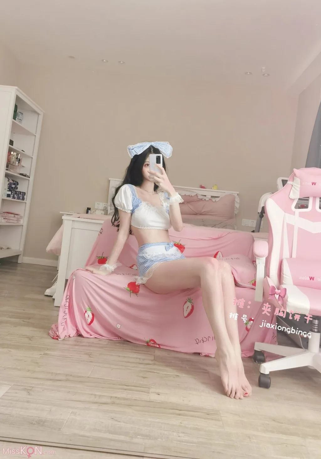 Coser@橙子喵酱: 夹胸饼干 – 蓝色女仆 (19 photos)