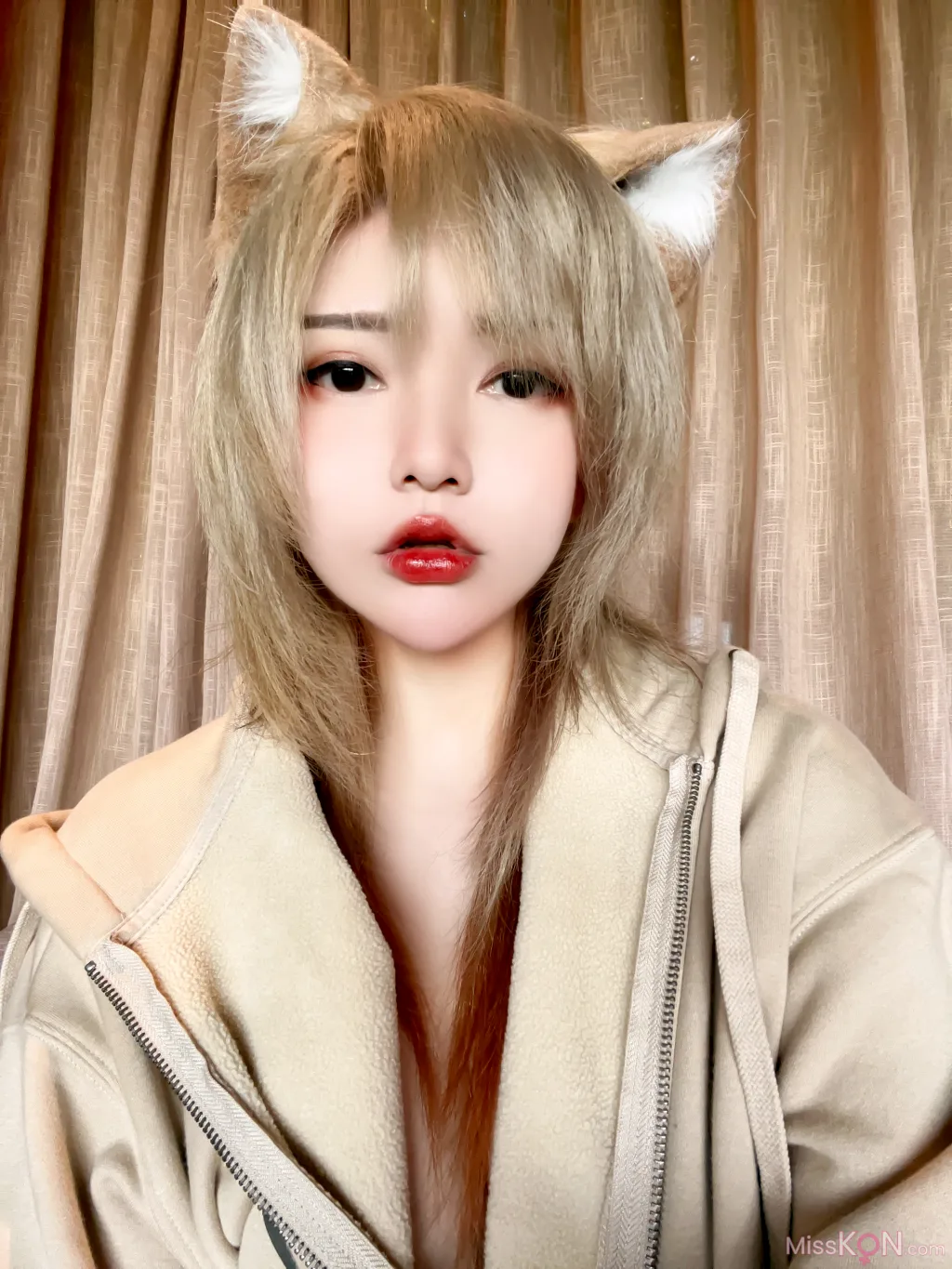 Coser@Potato Godzilla: Casual Blonde Neko Chan M4sturbation NSFW (41 photos)