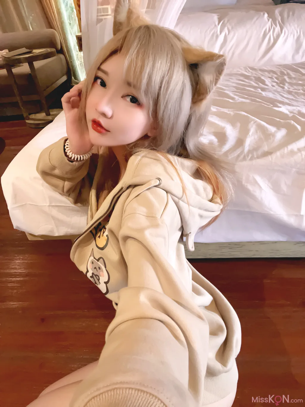 Coser@Potato Godzilla: Casual Blonde Neko Chan M4sturbation NSFW (41 photos)