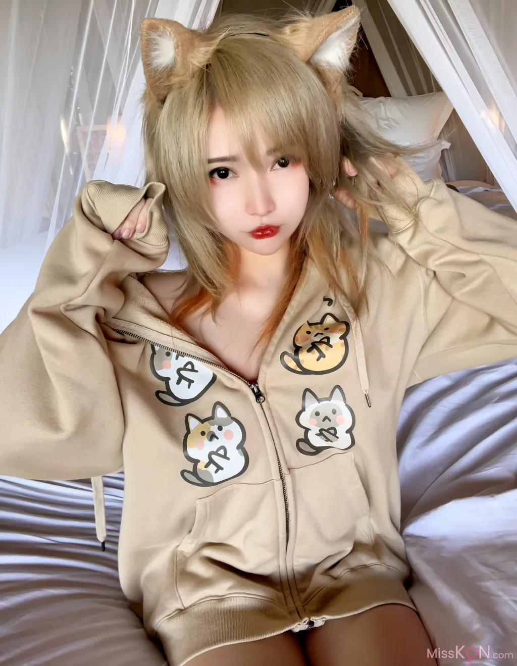 Coser@Potato Godzilla: Casual Blonde Neko Chan M4sturbation NSFW (41 photos)