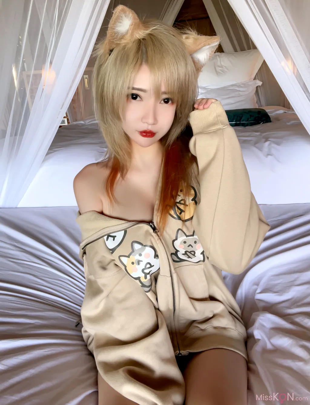 Coser@Potato Godzilla: Casual Blonde Neko Chan M4sturbation NSFW (41 photos)