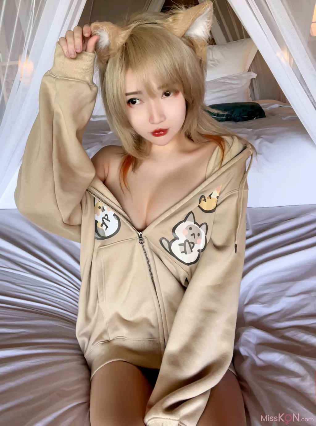 Coser@Potato Godzilla: Casual Blonde Neko Chan M4sturbation NSFW (41 photos)
