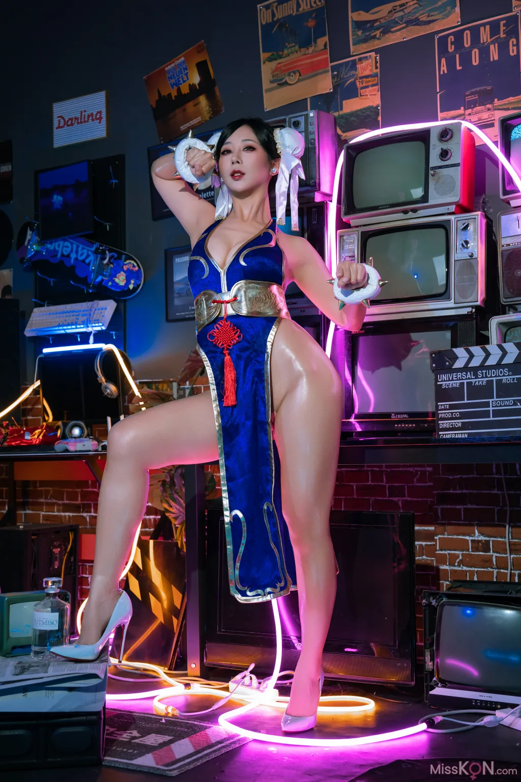 Coser@云溪溪 (Yunx1x1) & 奶桃: 春丽 (75 photos)