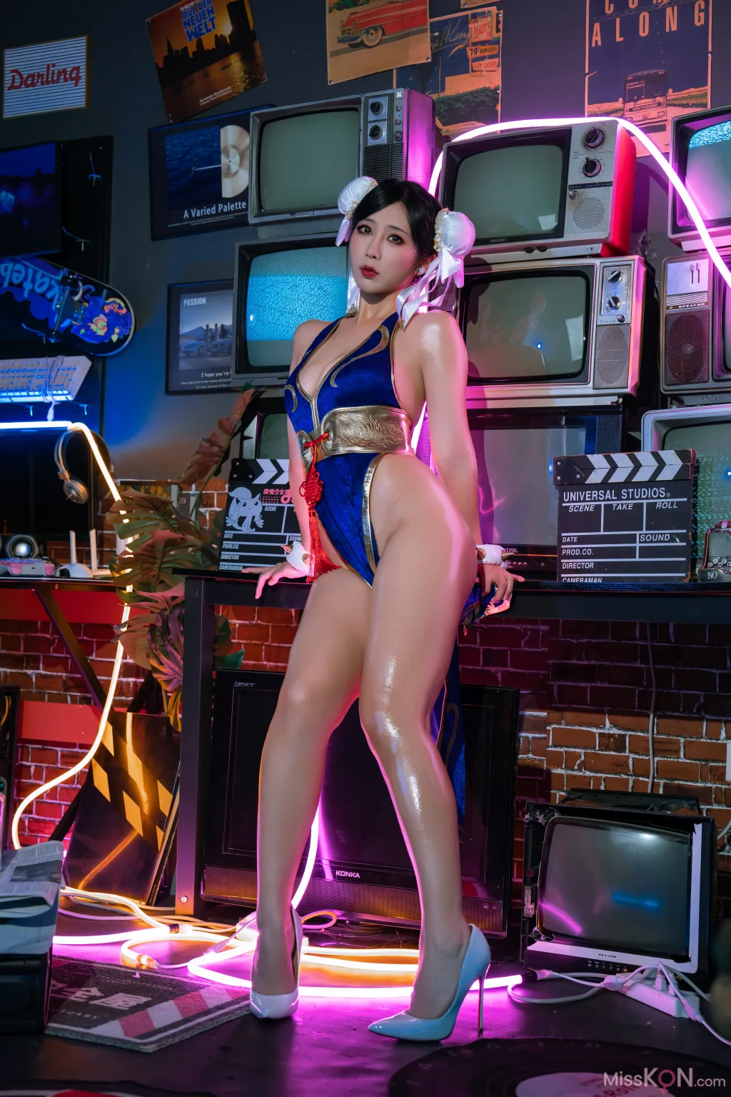 Coser@云溪溪 (Yunx1x1) & 奶桃: 春丽 (75 photos)