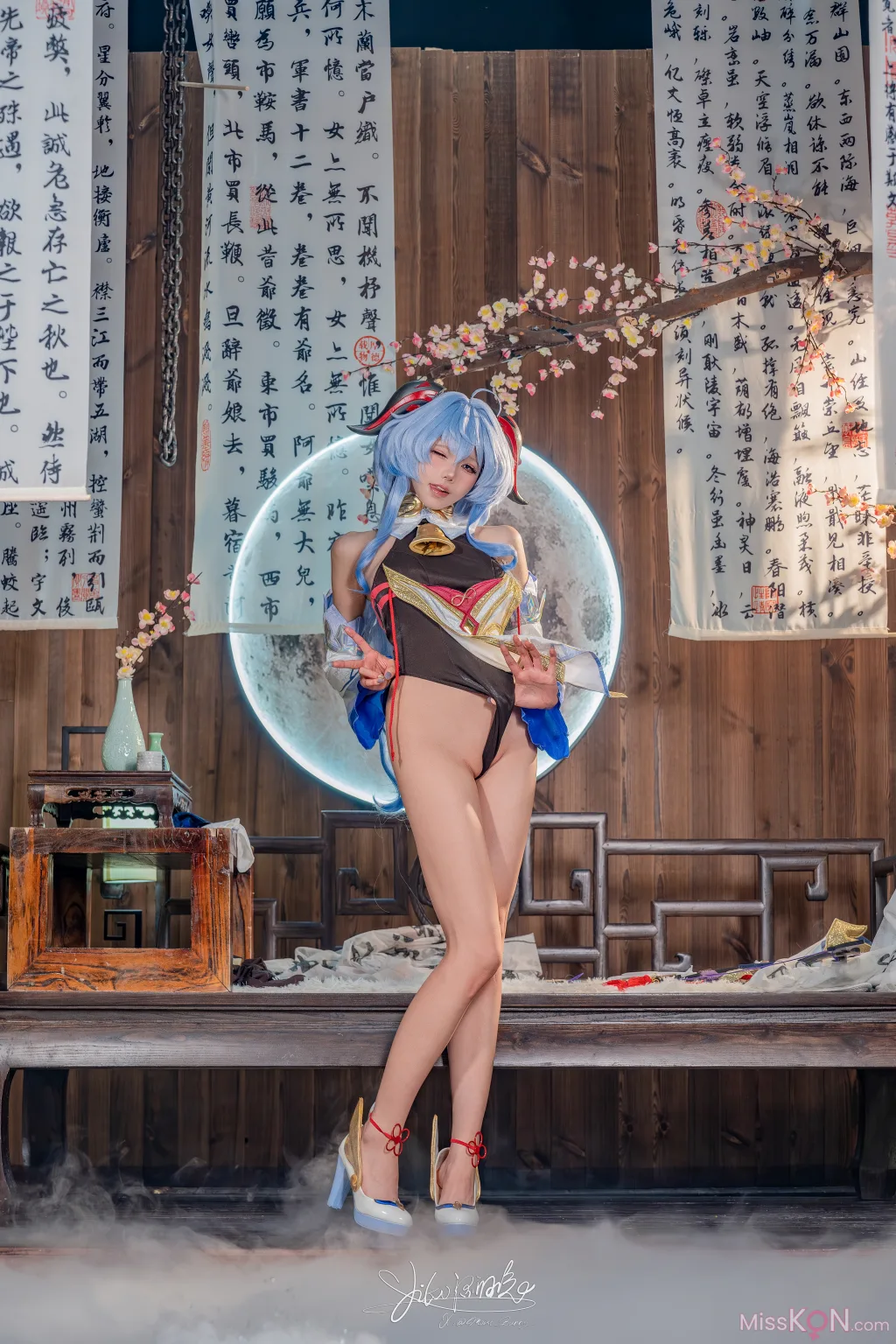 Coser@黏黏团子兔: 循循守月-甘雨 洛春赋 (76 photos )