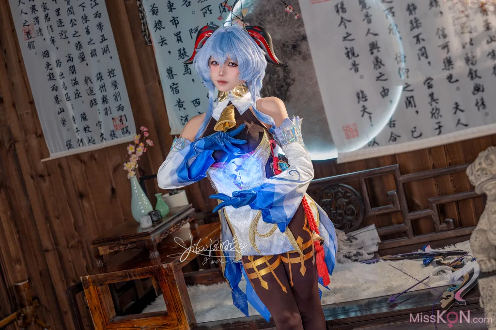 Coser@黏黏团子兔: 循循守月-甘雨 洛春赋 (76 photos )