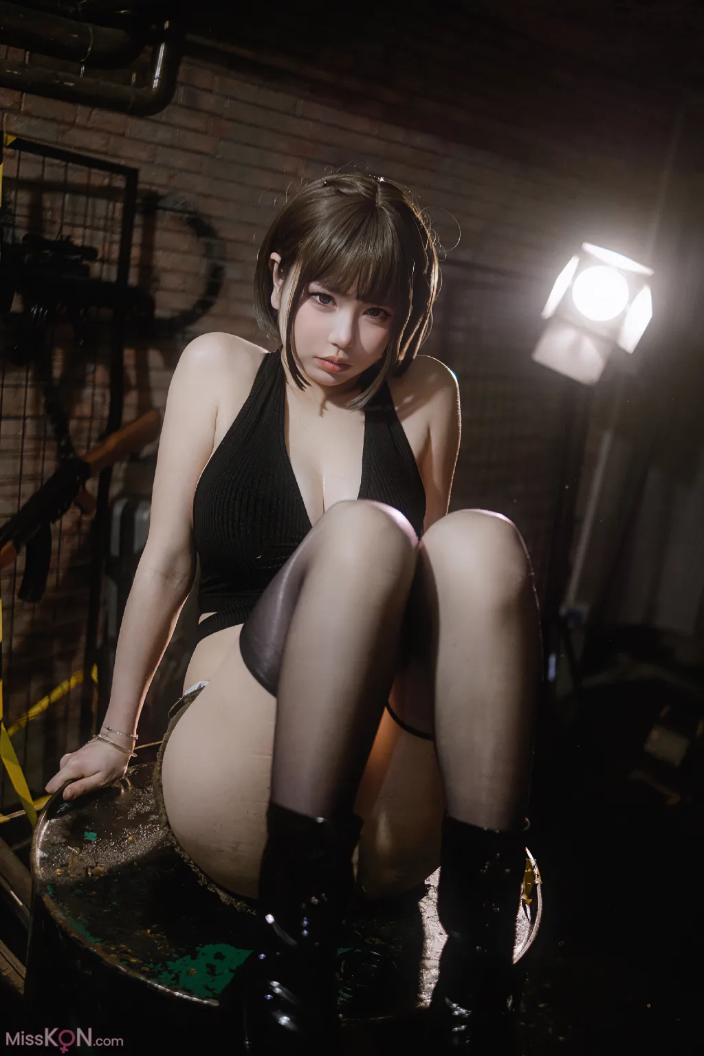 Coser@Tina很妖孽呀: 短发女特工 (42 photos)