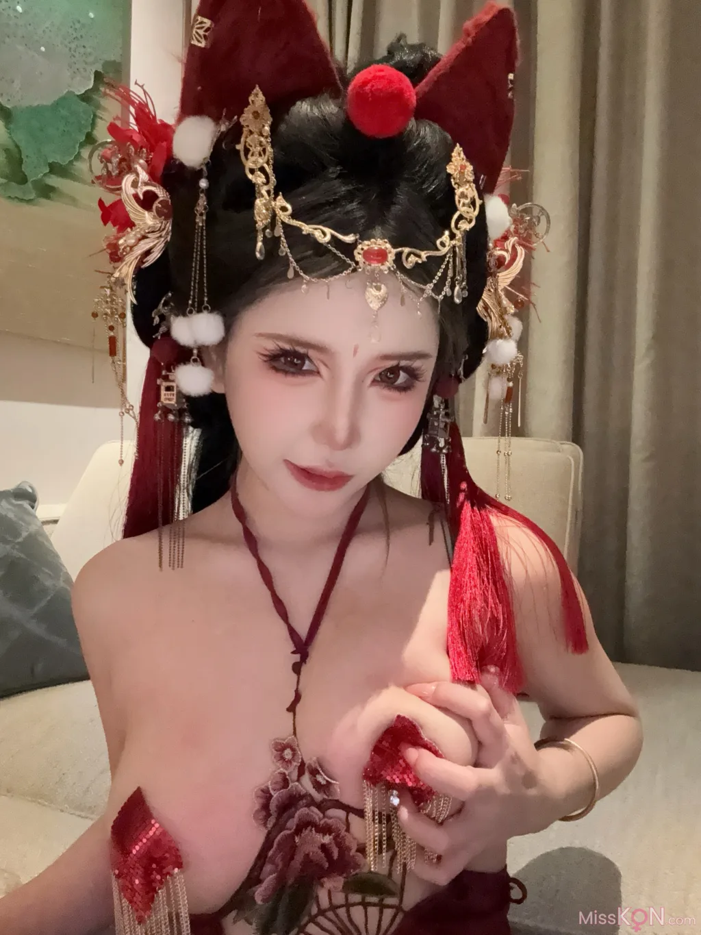 Coser@抱走莫子aa: 红色小尾巴 (120 photos )