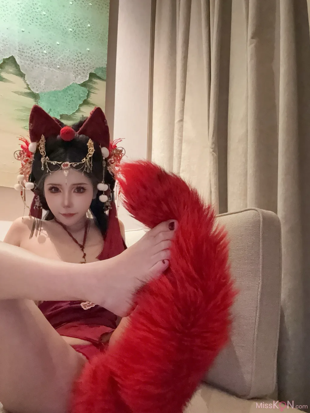 Coser@抱走莫子aa: 红色小尾巴 (120 photos )