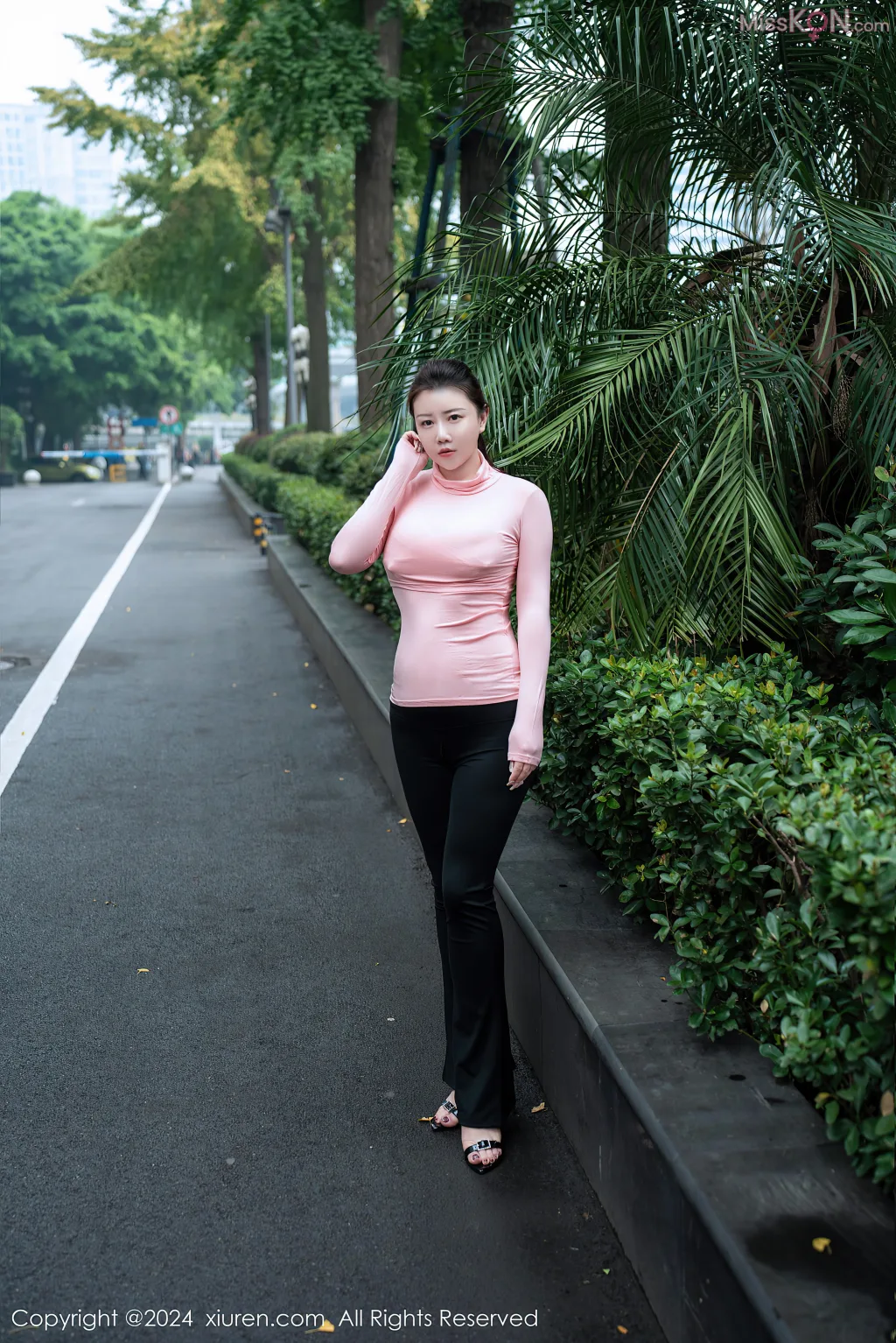 XIUREN No.7936 – 7945 (798 photos)