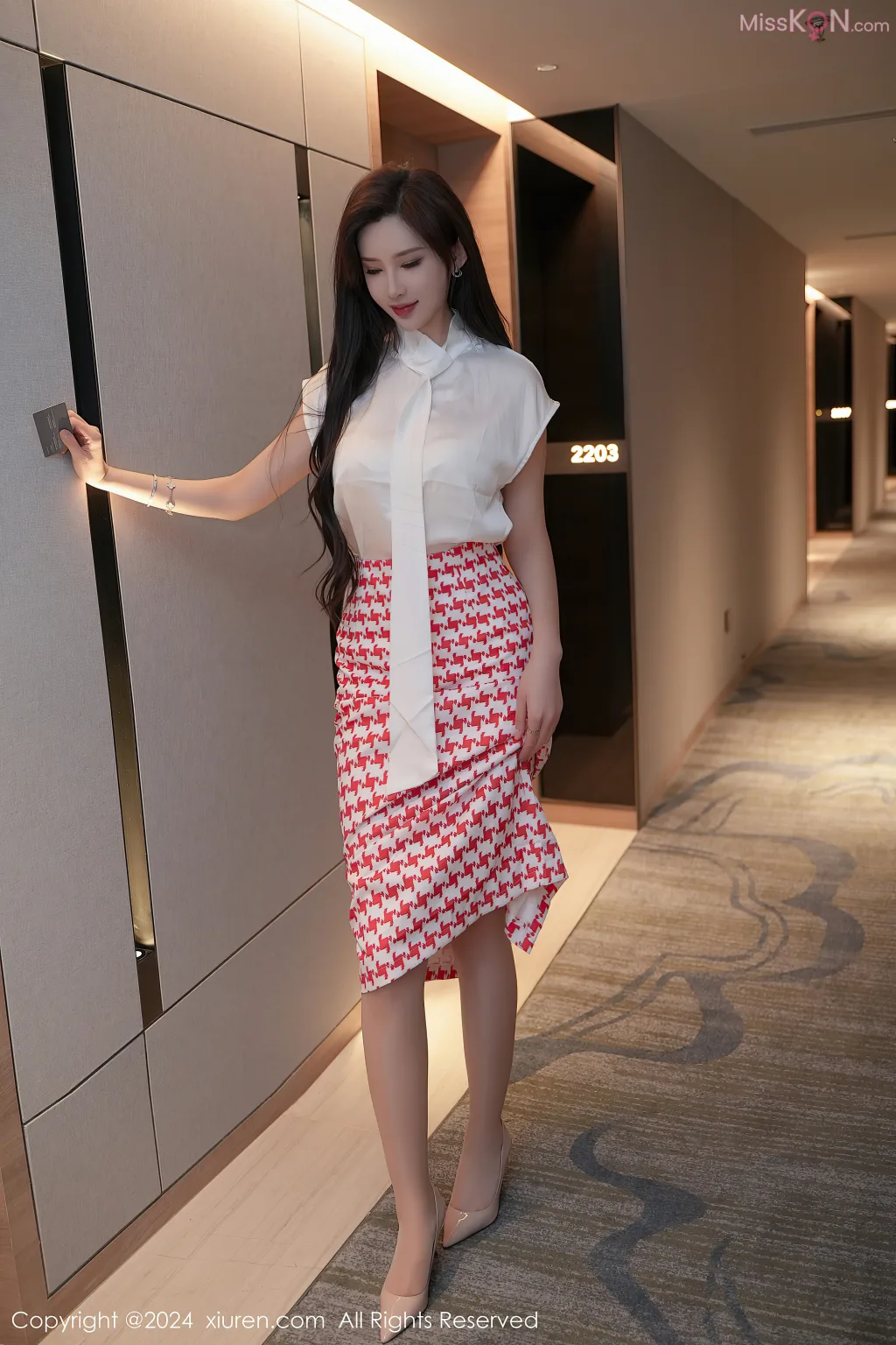 XIUREN No.7936 – 7945 (798 photos)