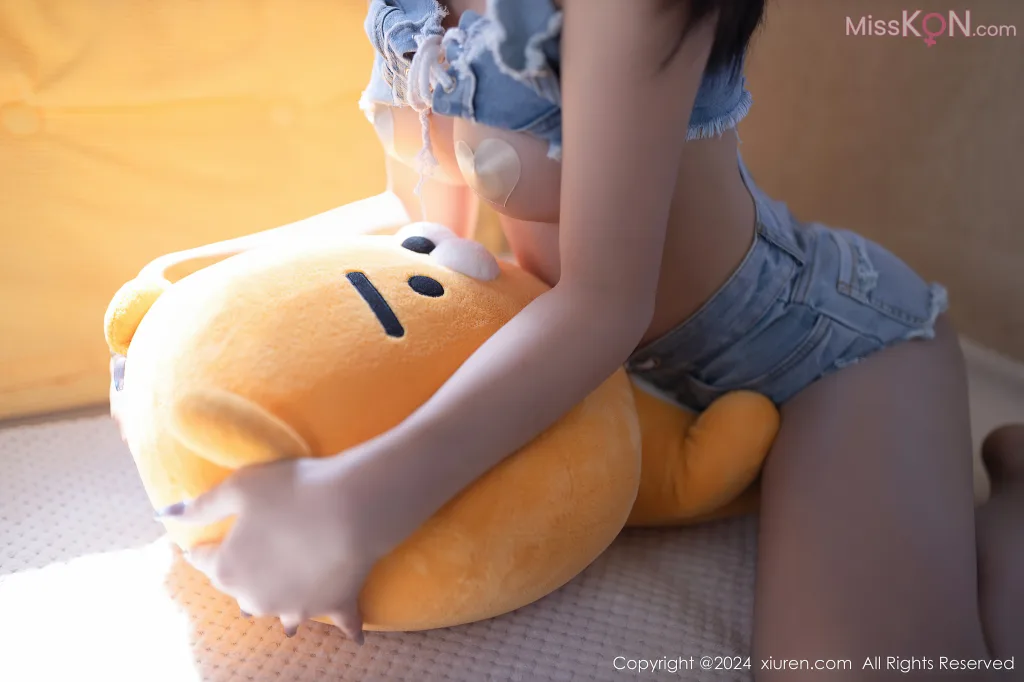 XIUREN No.7966 – 7975 (733 photos)