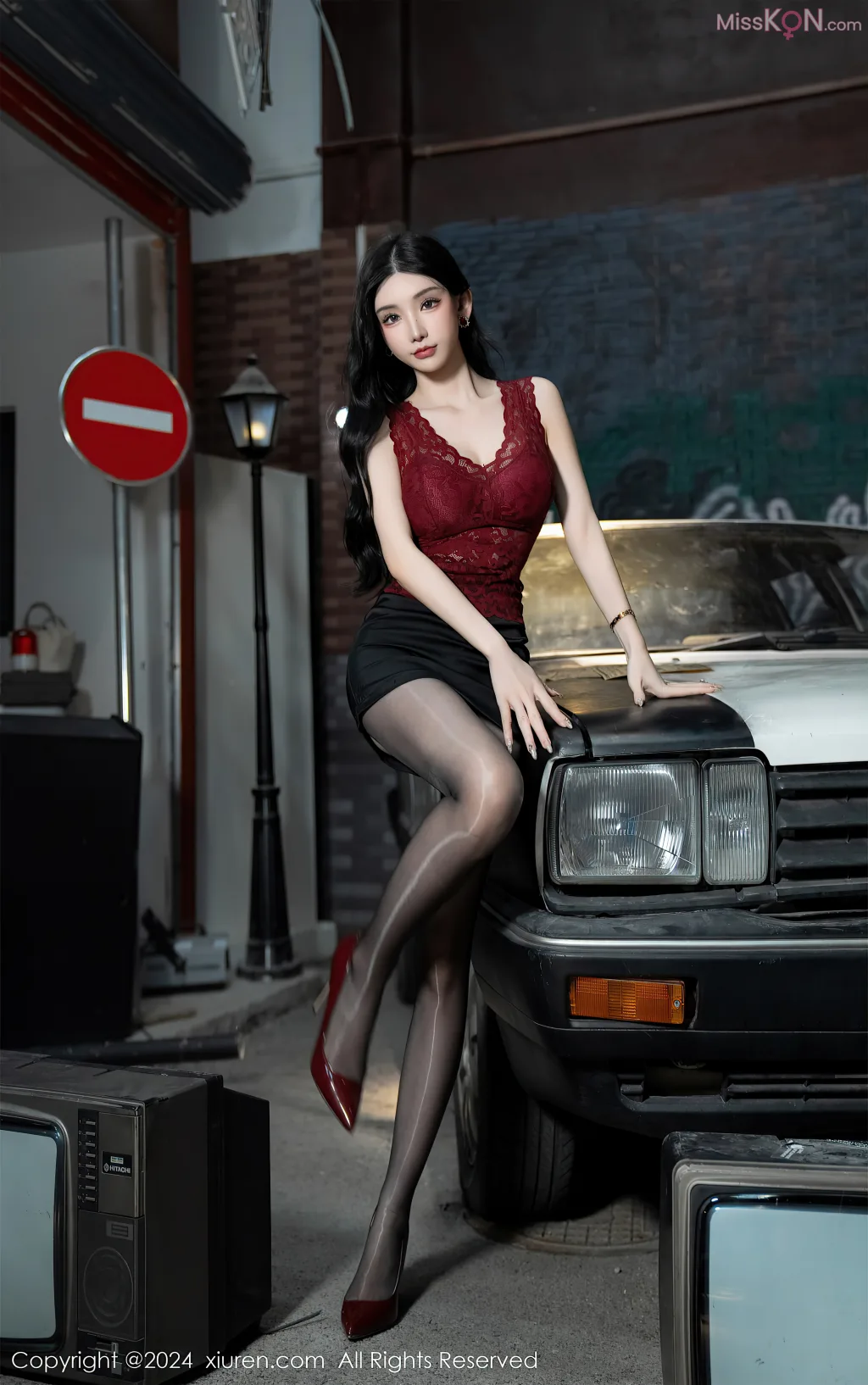 XIUREN No.7986 – 7995 (804 photos)