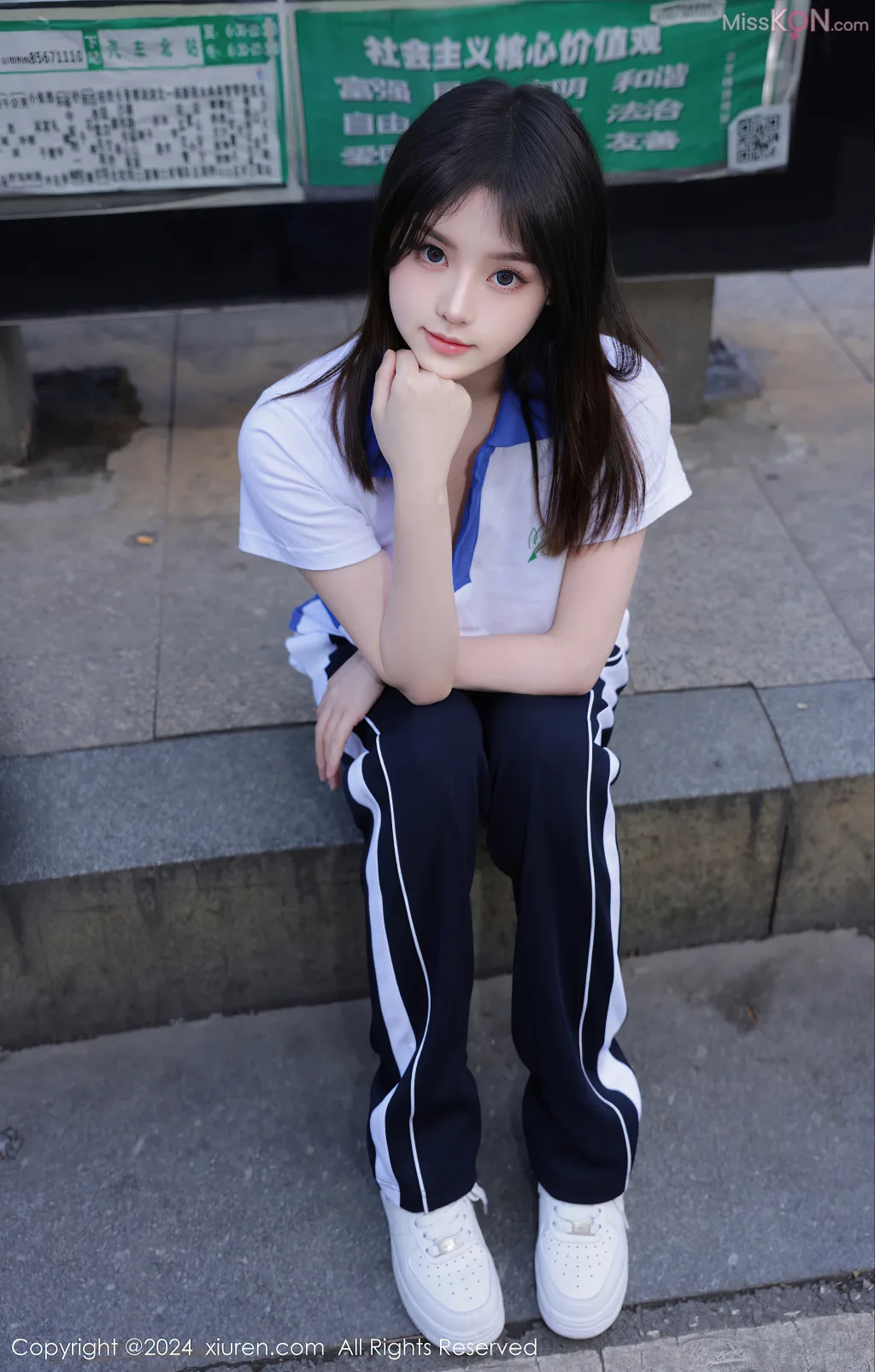 XIUREN No.7986 – 7995 (804 photos)