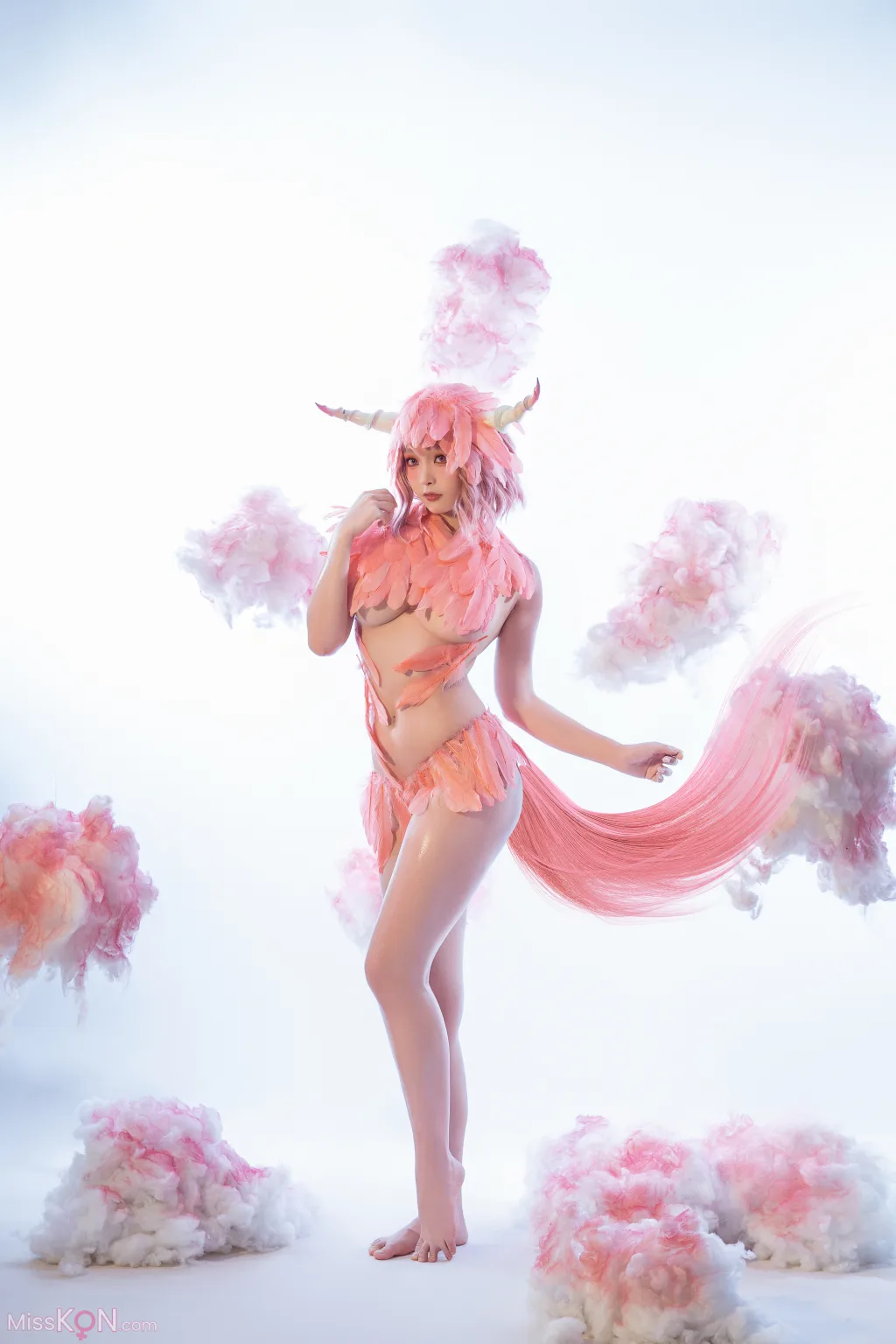 Coser@云溪溪 (Yunx1x1) & 奶桃桃: 哈萝 丽瓦·朱内 (13 photos)