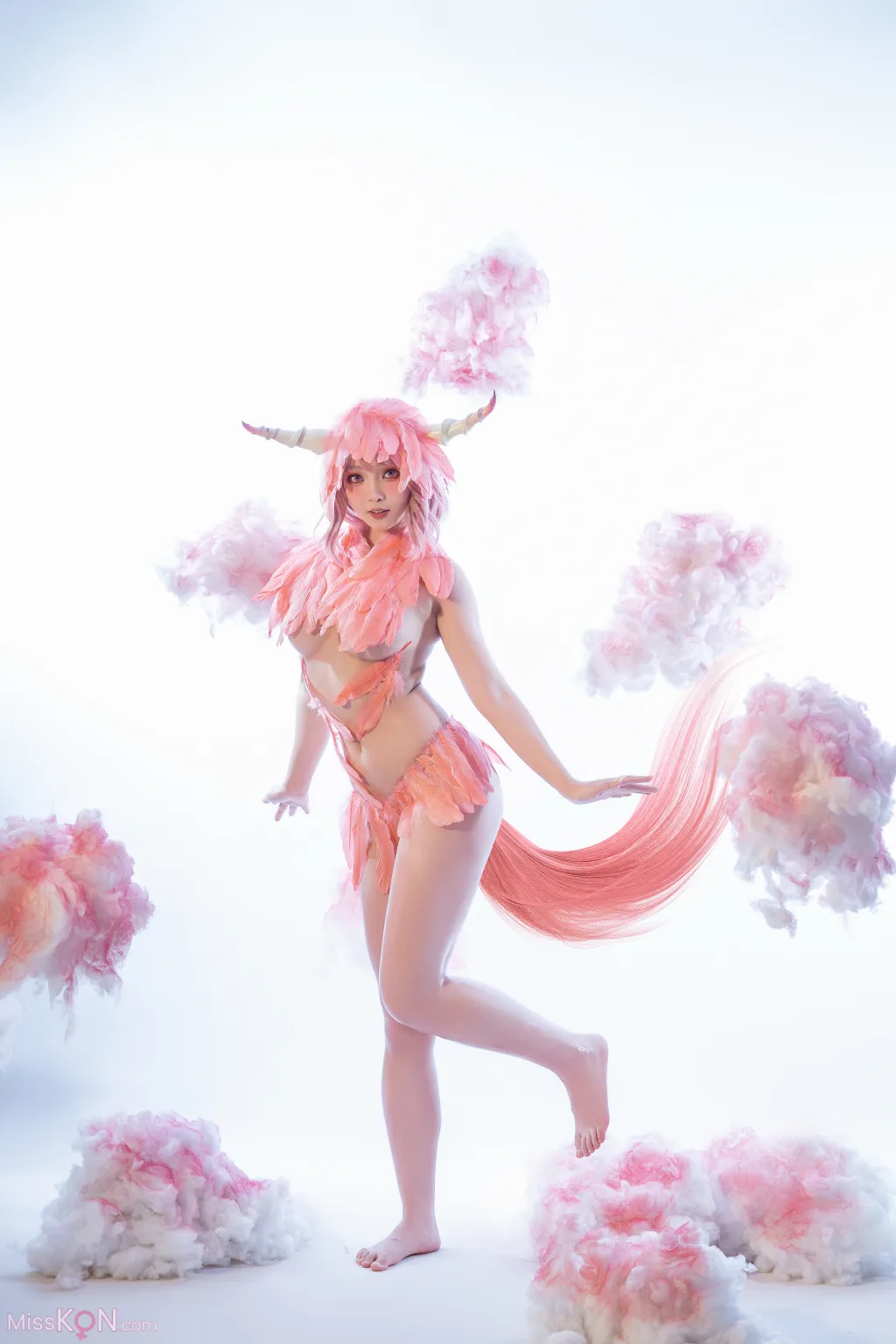 Coser@云溪溪 (Yunx1x1) & 奶桃桃: 哈萝 丽瓦·朱内 (13 photos)