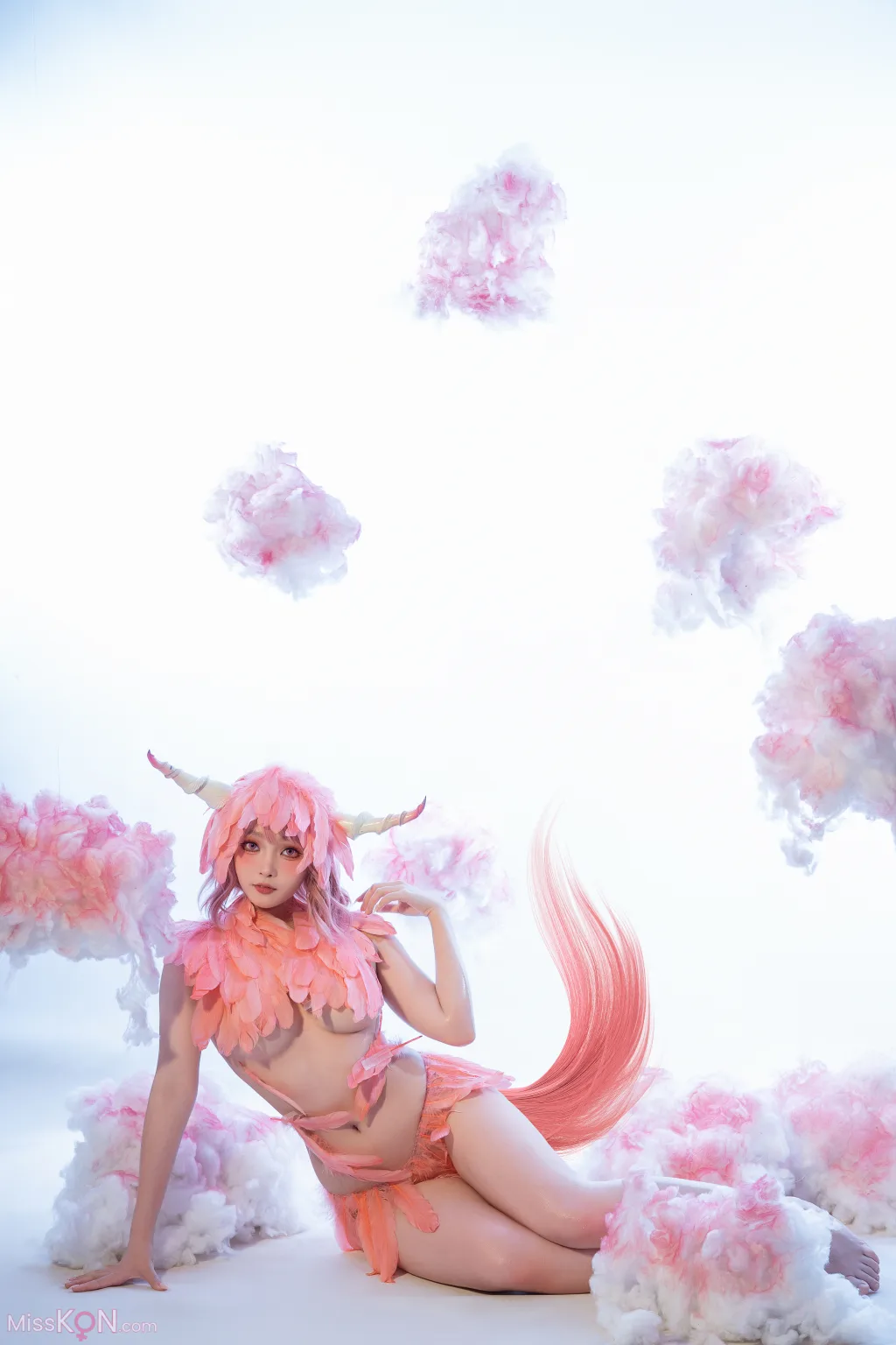 Coser@云溪溪 (Yunx1x1) & 奶桃桃: 哈萝 丽瓦·朱内 (13 photos)