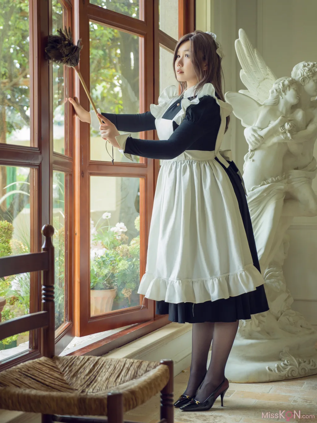Coser@麻花麻花酱: 女仆合集二 (81 photos )