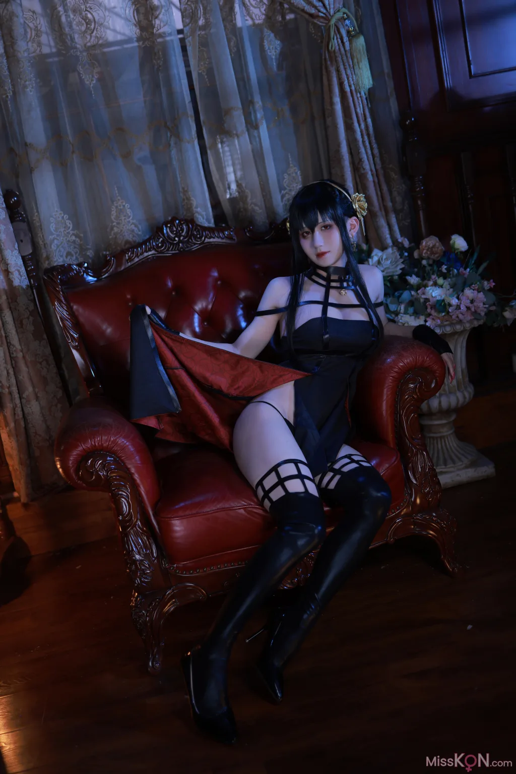Coser@桜满三时: 约尔礼服 (45 photos)