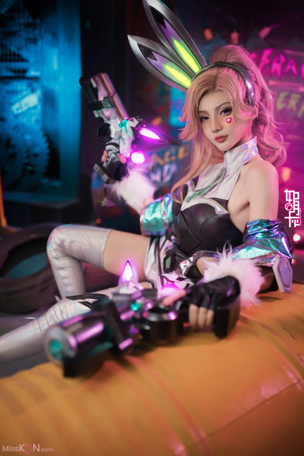 Coser@如月灰: Battle Bunny Miss Fortune (17 photos)