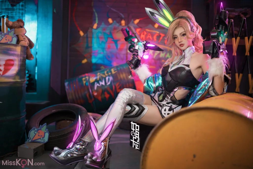 Coser@如月灰: Battle Bunny Miss Fortune (17 photos)