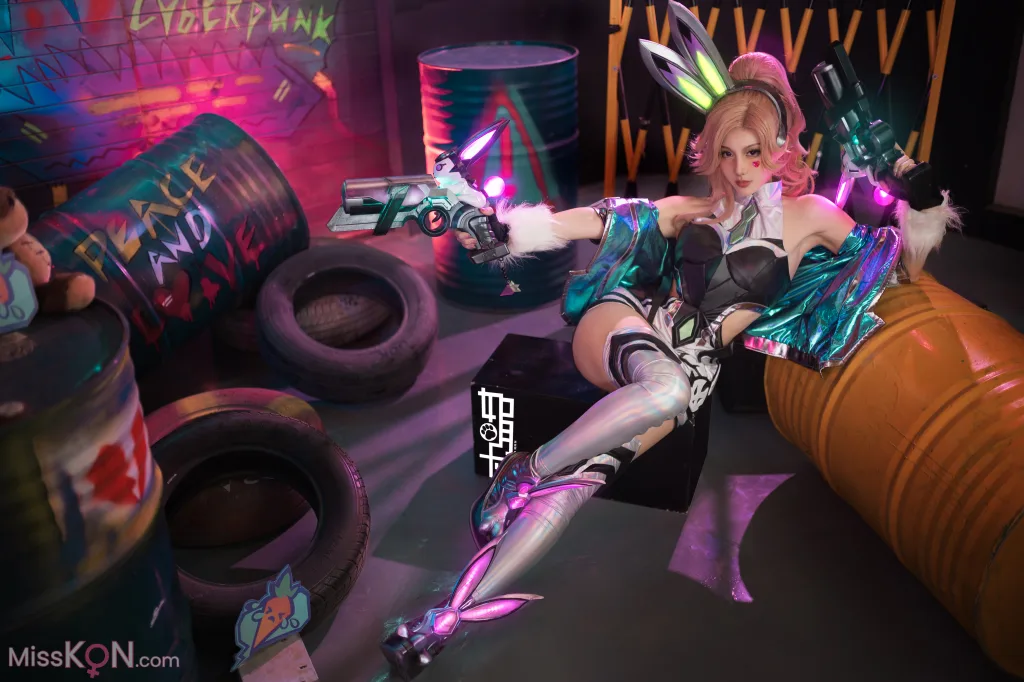 Coser@如月灰: Battle Bunny Miss Fortune (17 photos)