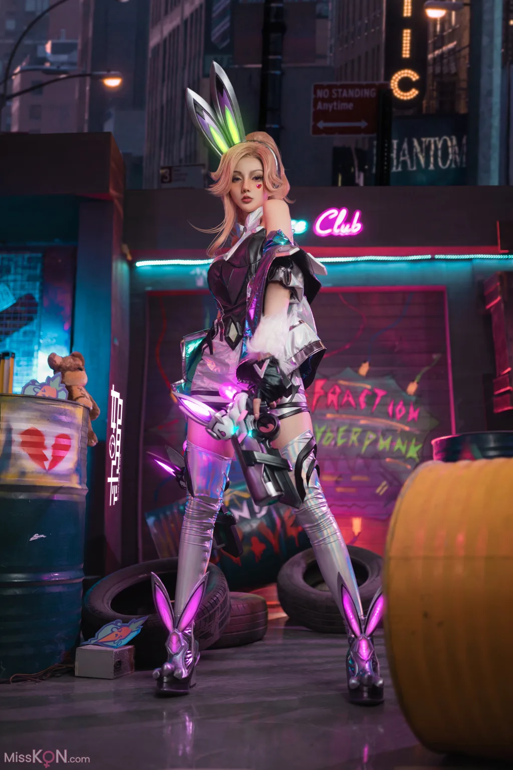 Coser@如月灰: Battle Bunny Miss Fortune (17 photos) – Page 2