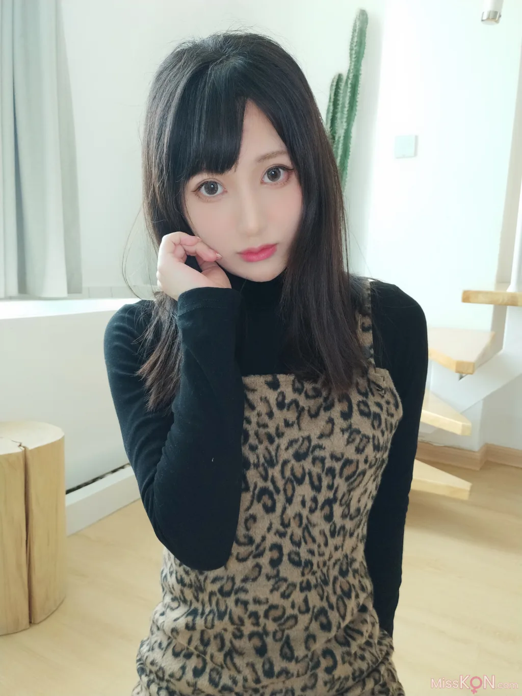 Coser@木之本果: 豹纹常服 (22 photos)