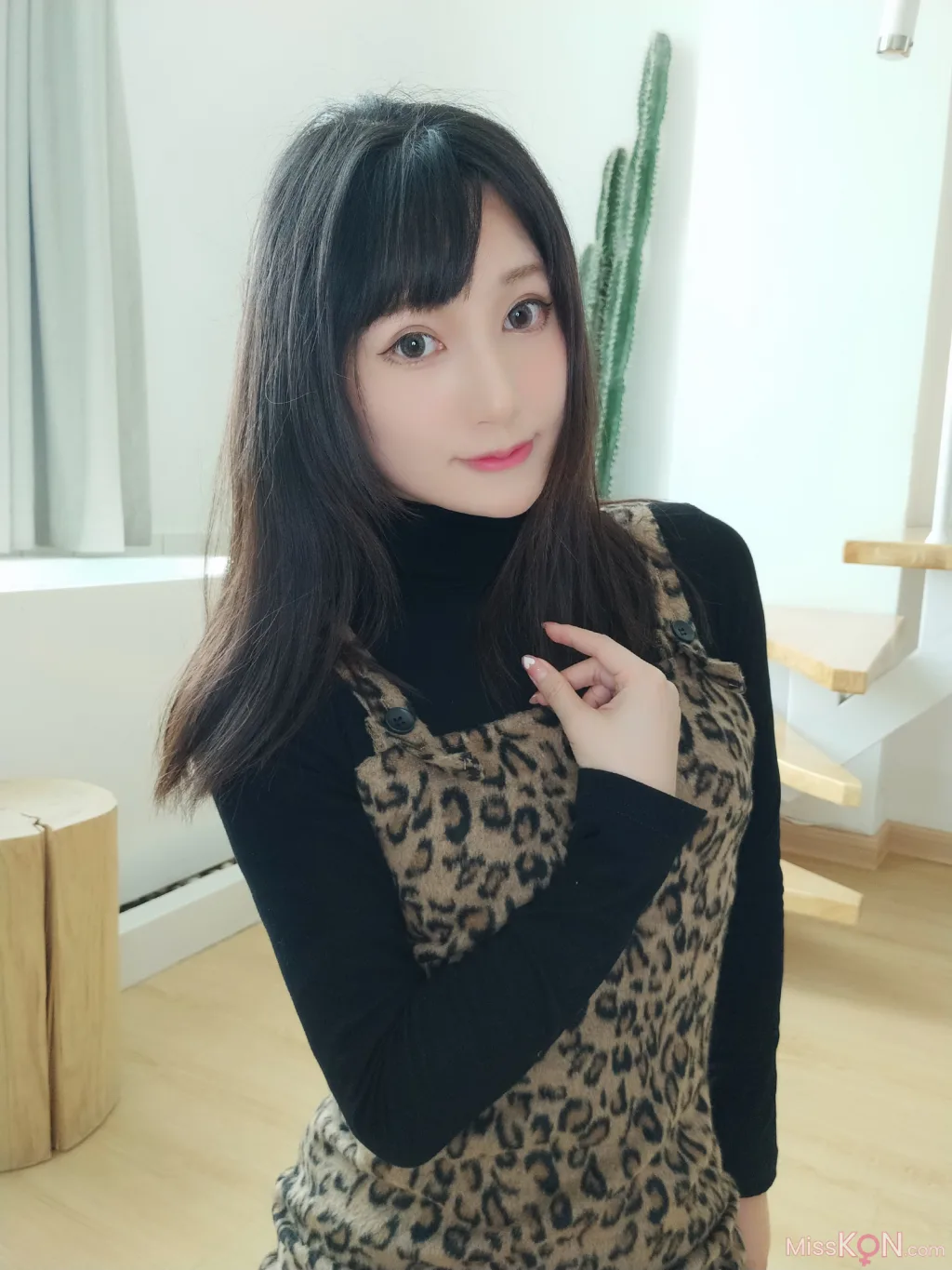Coser@木之本果: 豹纹常服 (22 photos)