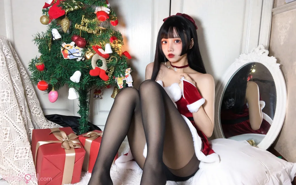 Coser@果咩酱w: 圣诞 黑丝 (28 photos + 3 videos) – Page 2