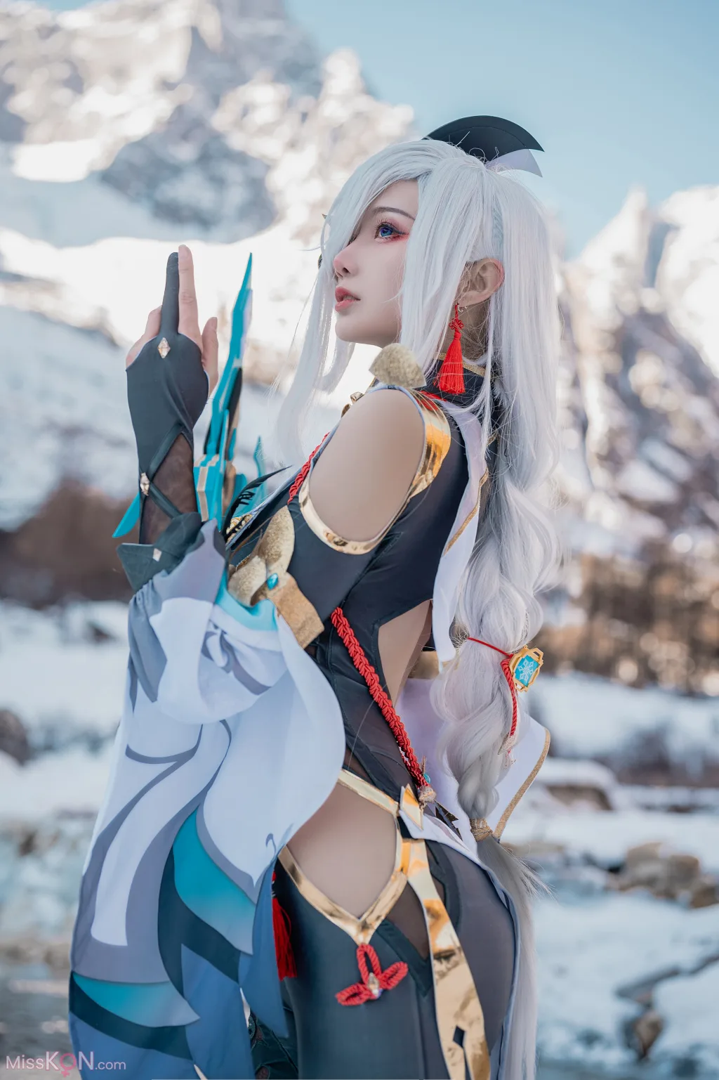 Coser@如月灰: 申鹤 原神 (15 photos)