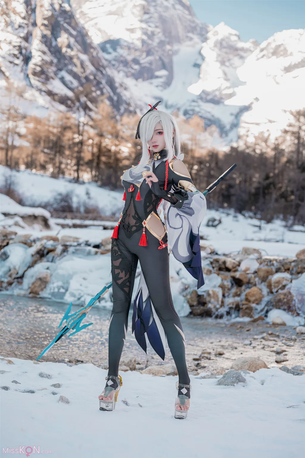 Coser@如月灰: 申鹤 原神 (15 photos)