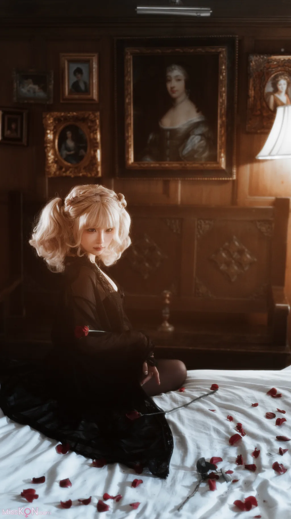 Coser@蠢沫沫 (chunmomo): 黑红纱裙 (39 photos)