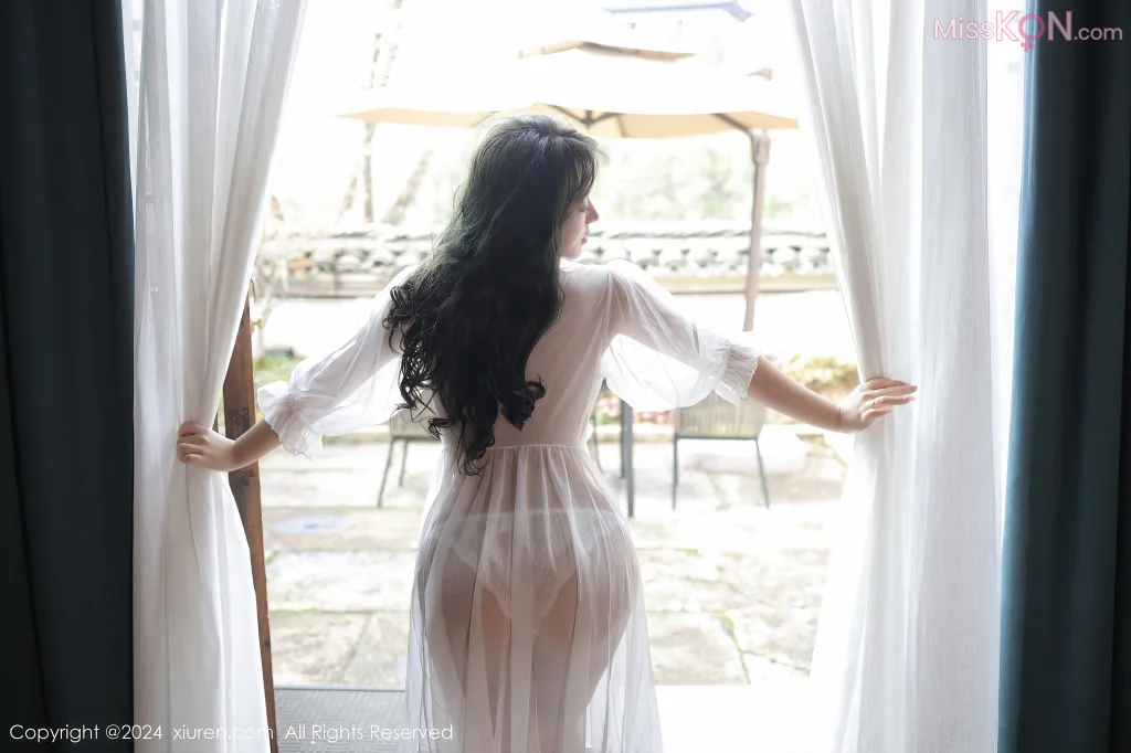 XIUREN No.8106 – 8115 (790 photos)