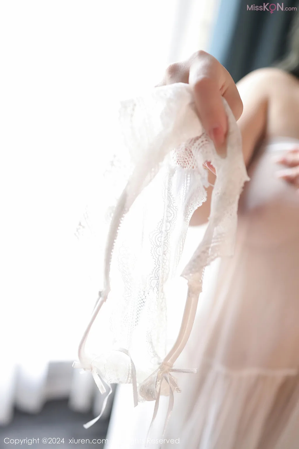 XIUREN No.8106 – 8115 (790 photos)