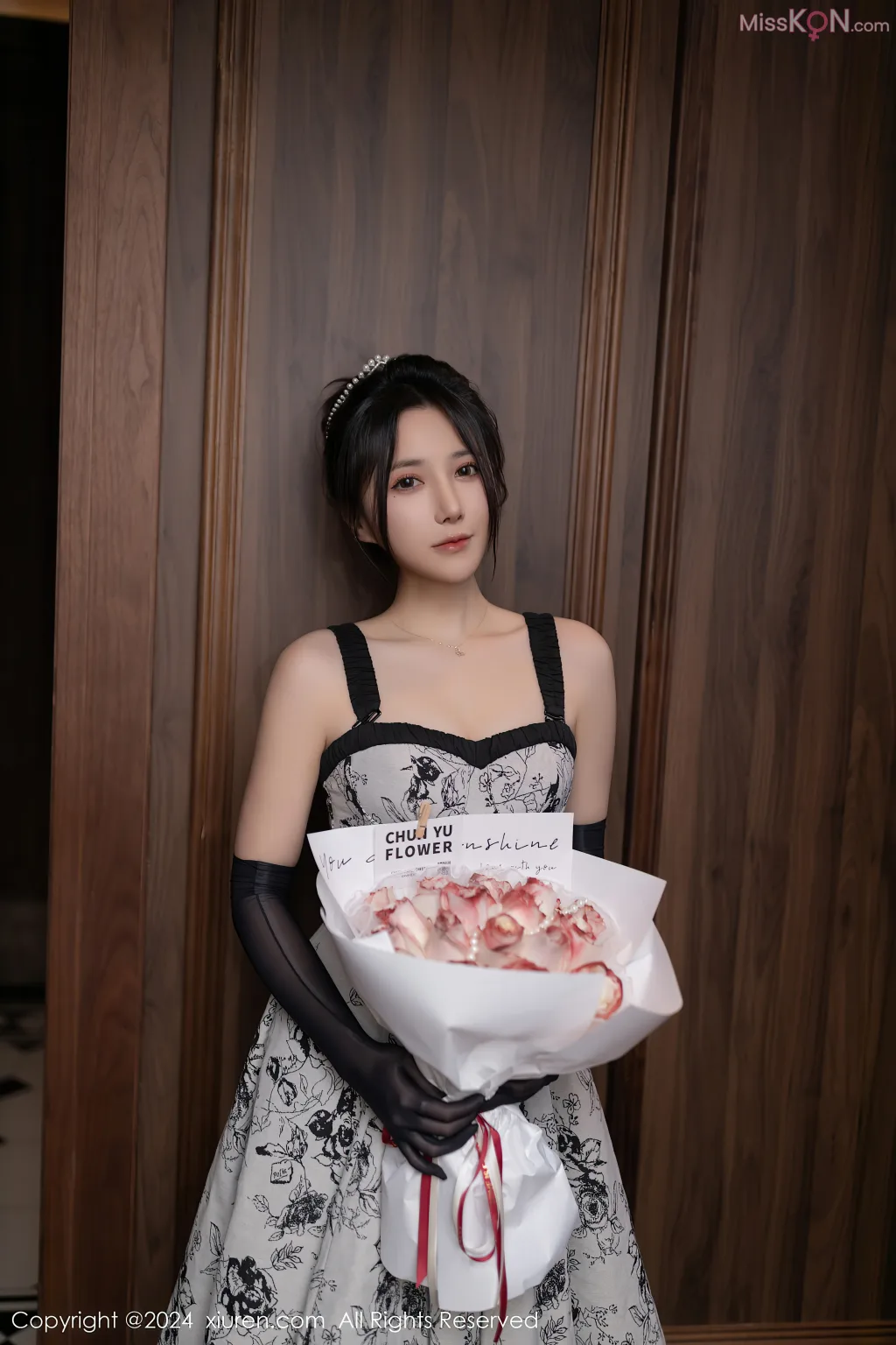 XIUREN No.8106 – 8115 (790 photos)