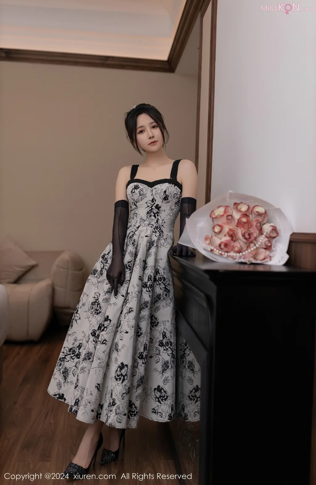 XIUREN No.8106 – 8115 (790 photos)
