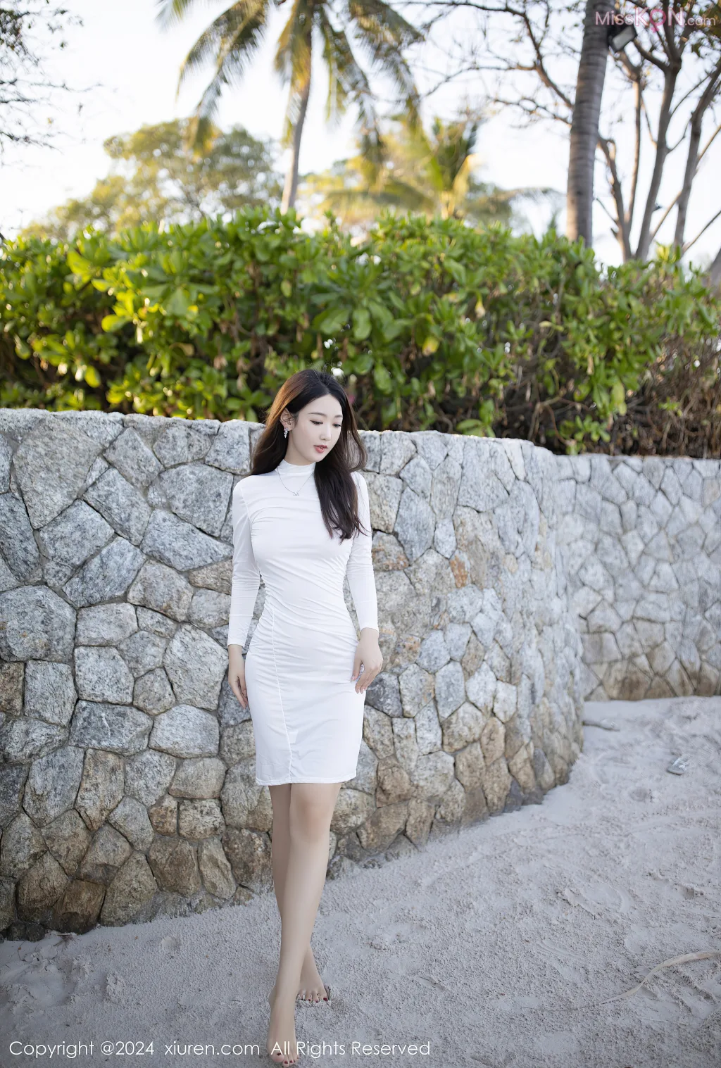 XIUREN No.8106 – 8115 (790 photos)