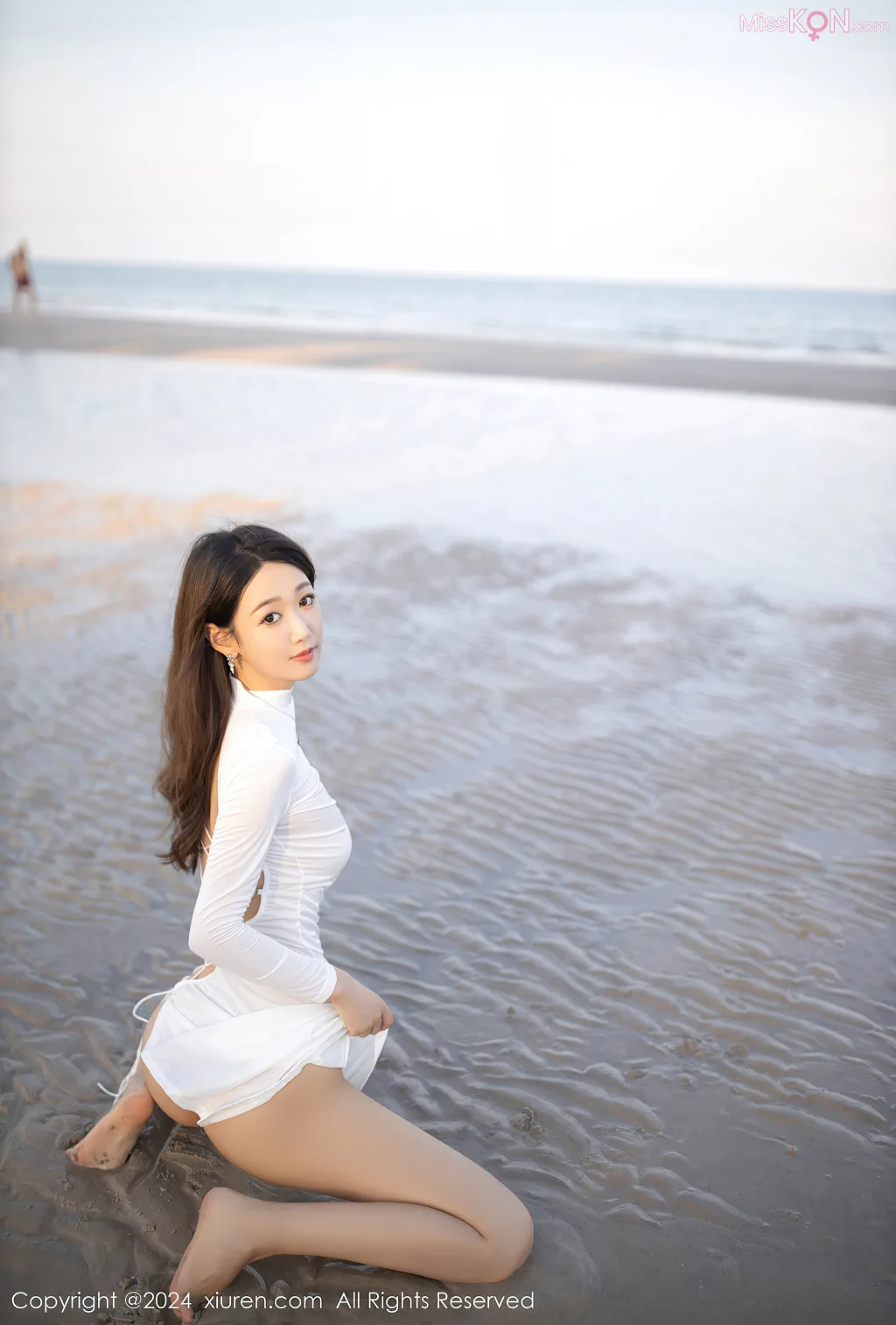 XIUREN No.8106 – 8115 (790 photos)