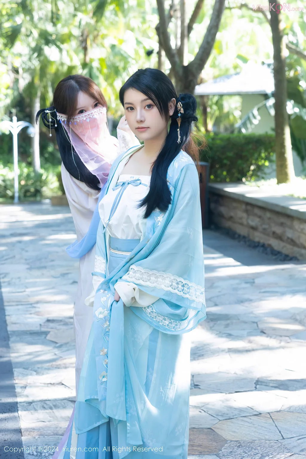 XIUREN No.8136 – 8145 (800 photos)