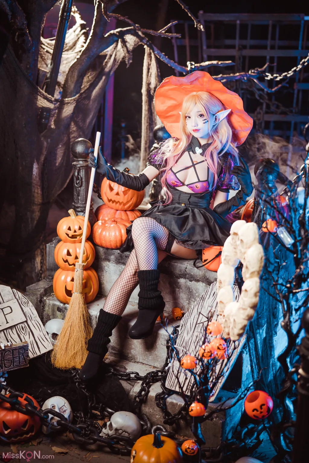 Coser@狐玖玖: 喜多川万圣节 (14 photos)