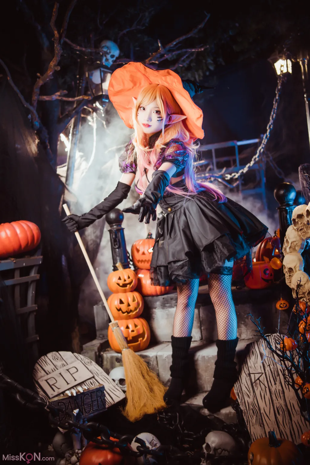 Coser@狐玖玖: 喜多川万圣节 (14 photos)