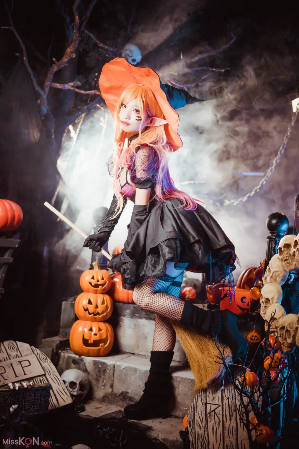 Coser@狐玖玖: 喜多川万圣节 (14 photos)