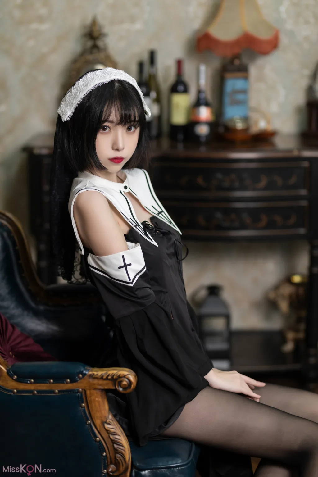 Coser@许岚LAN: 暗黑修女 (40 photos)