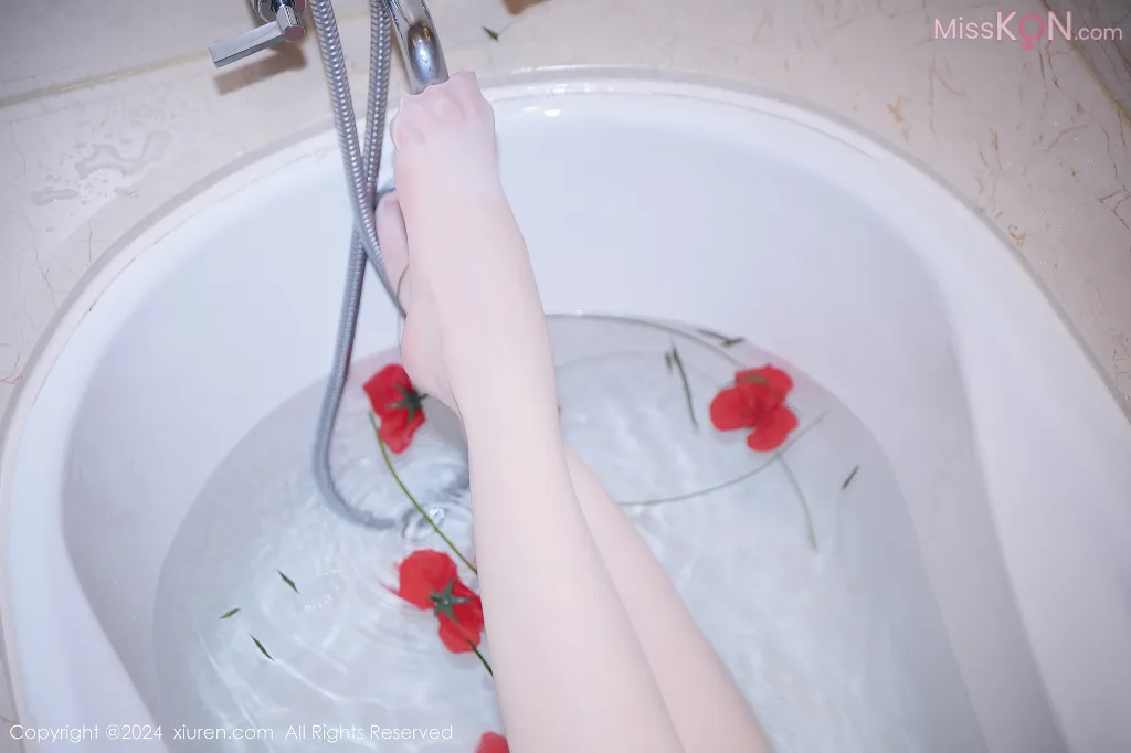 XIUREN No.8156 – 8165 (794 photos)