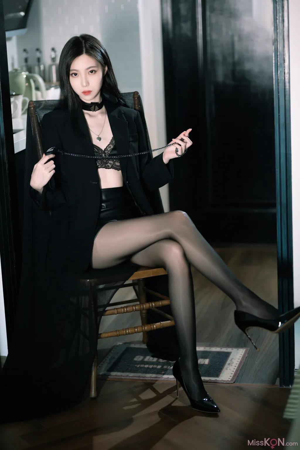 Coser@许岚LAN: 黑丝西装 (40 photos) – Page 2