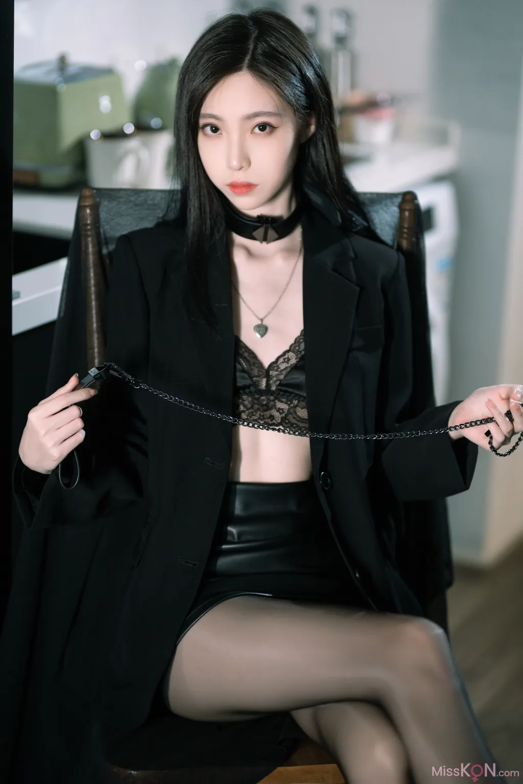 Coser@许岚LAN: 黑丝西装 (40 photos) – Page 2