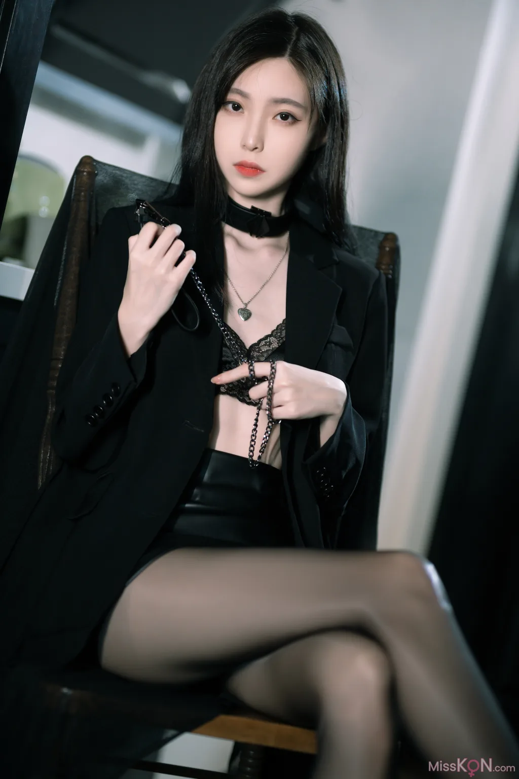 Coser@许岚LAN: 黑丝西装 (40 photos) – Page 2