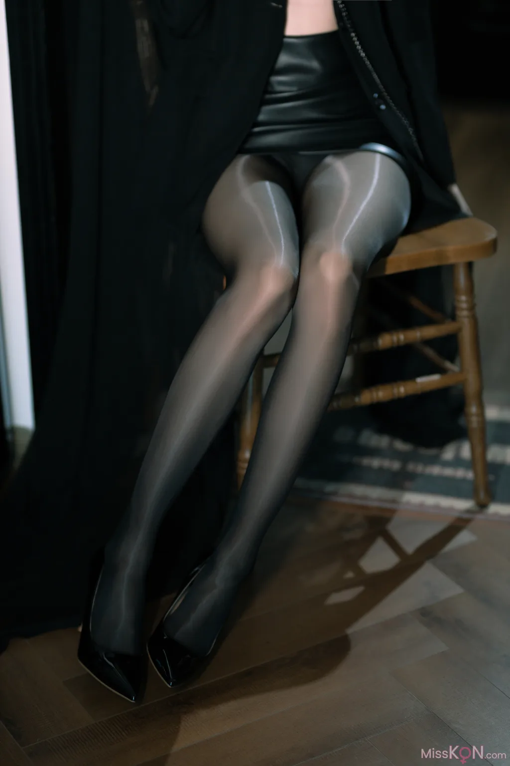 Coser@许岚LAN: 黑丝西装 (40 photos) – Page 2
